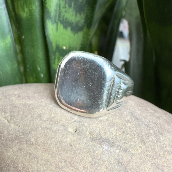 Vintage Sterling Signet Ring - Picture 8 of 8
